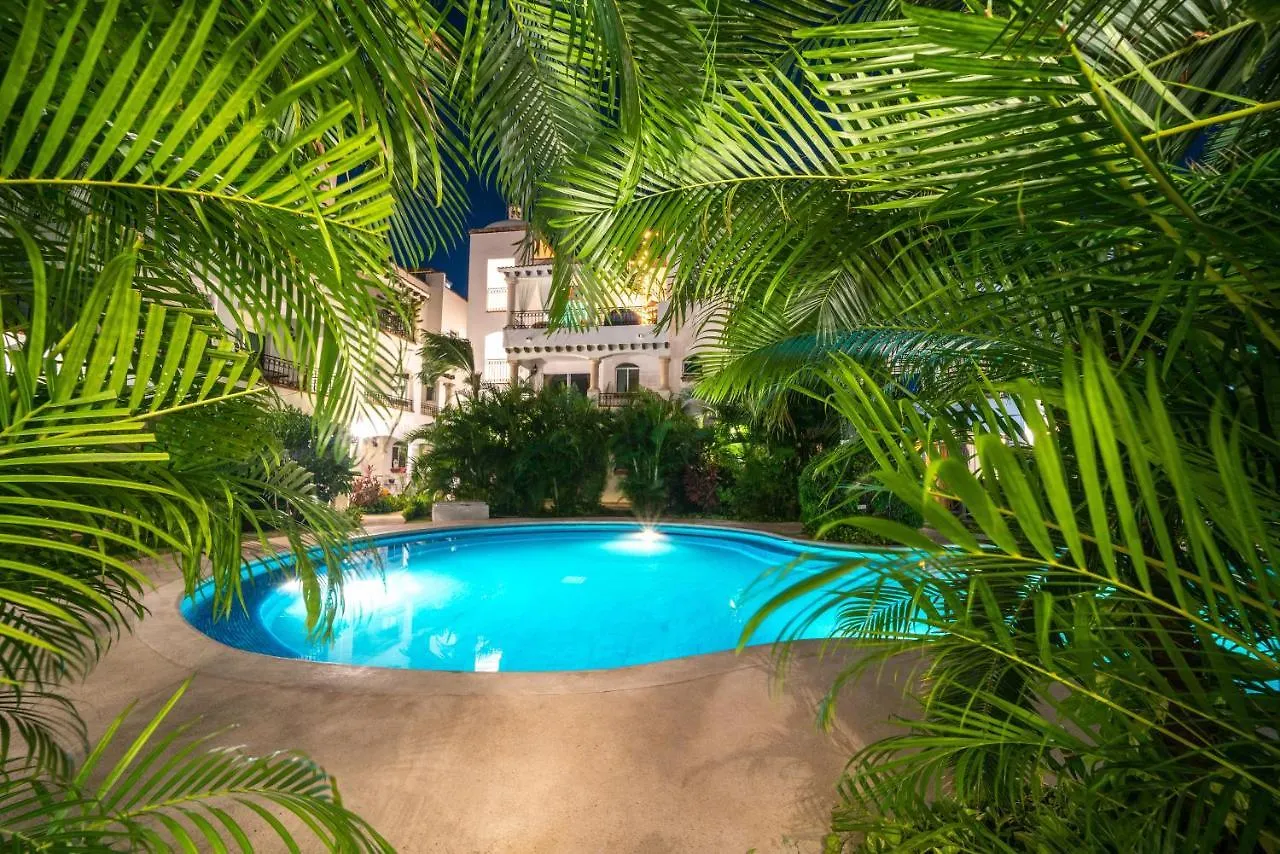 2 Bedroom- Tropical Oasis In The Heart Of Playa Del Carmen - At Gaviotas Nyaraló