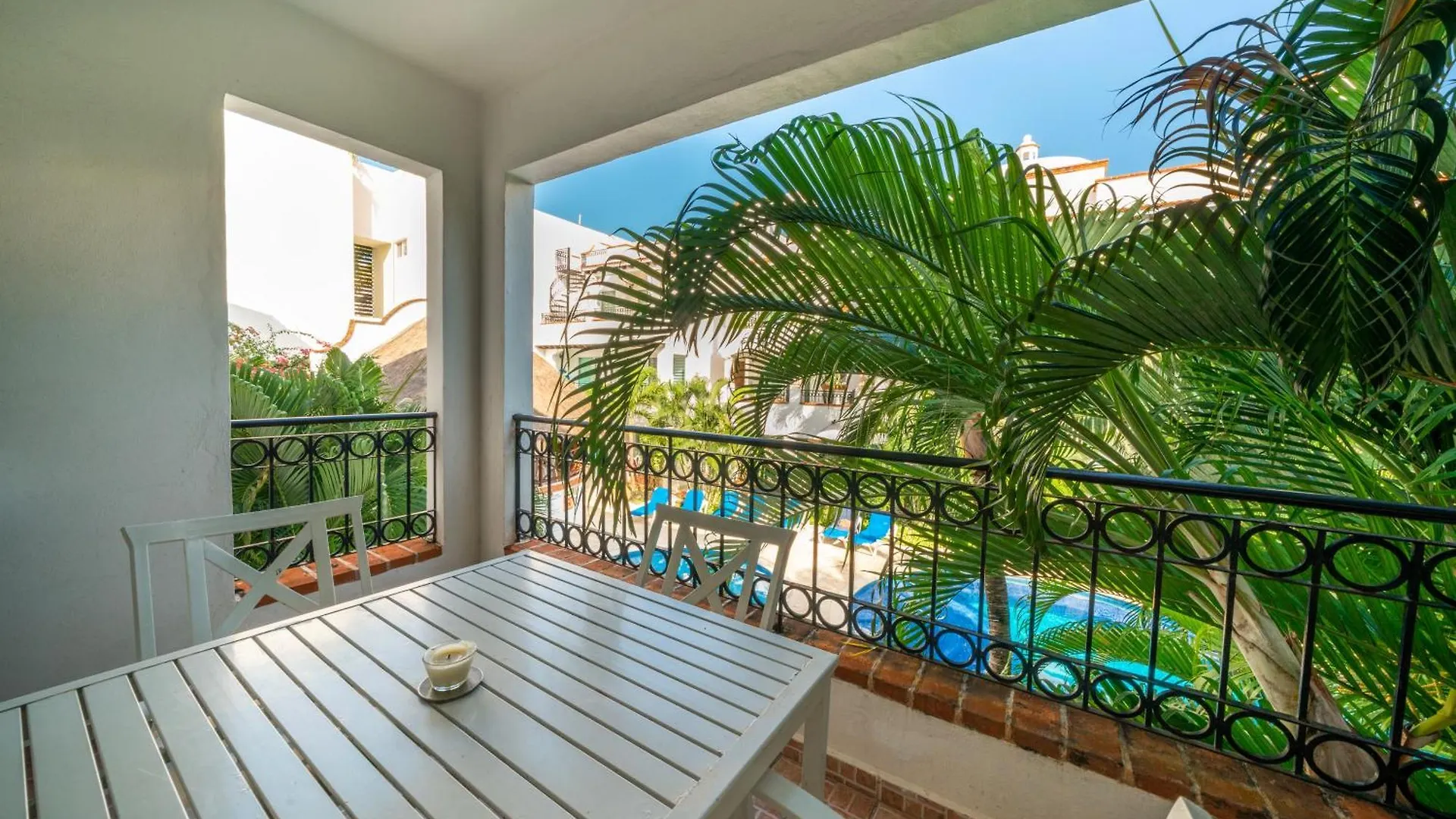 2 Bedroom- Tropical Oasis In The Heart Of Playa Del Carmen - At Gaviotas 0*,  Mexikó