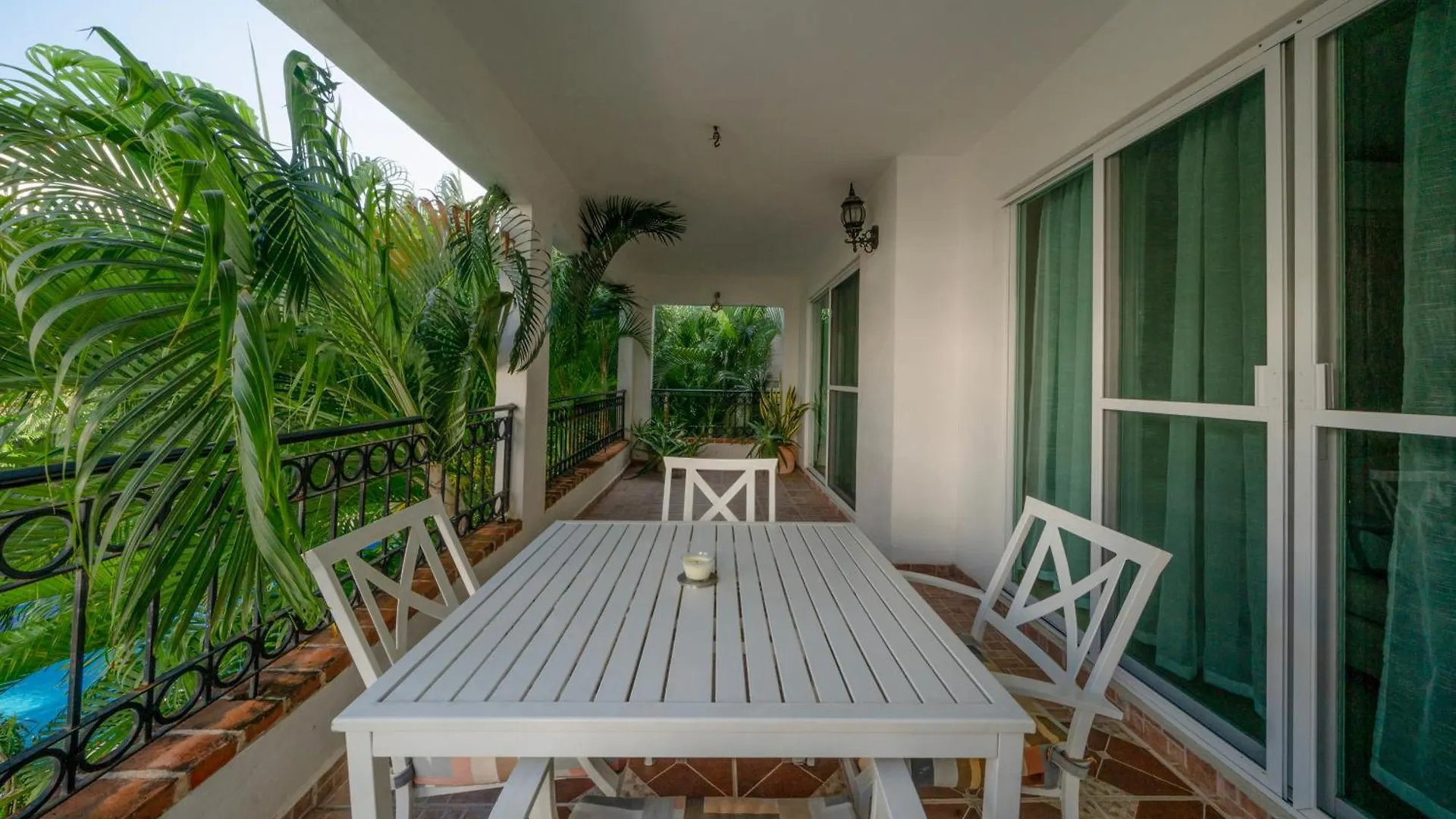Nyaraló 2 Bedroom- Tropical Oasis In The Heart Of Playa Del Carmen - At Gaviotas