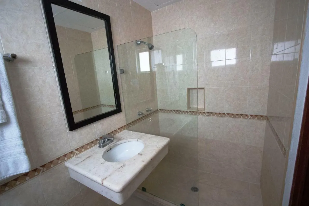 Nyaraló 2 Bedroom- Tropical Oasis In The Heart Of Playa Del Carmen - At Gaviotas